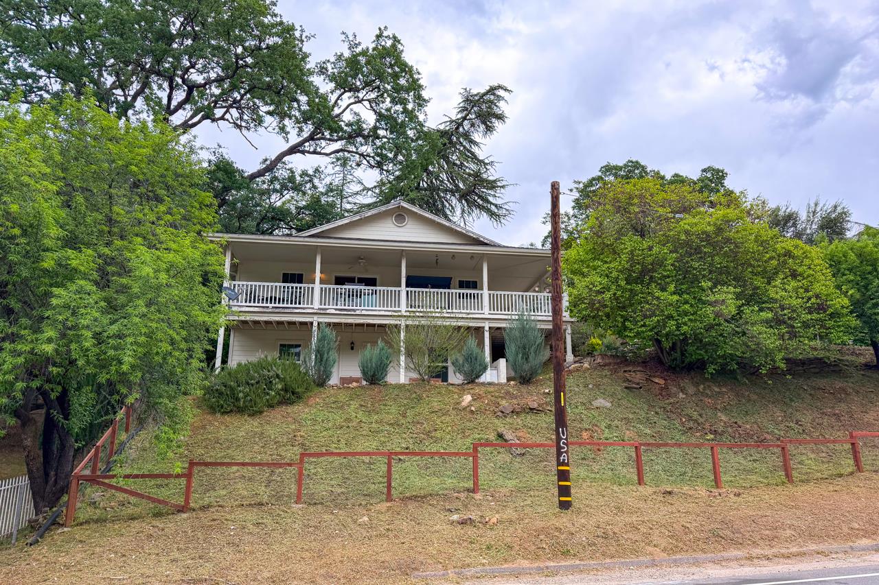 Single Family in Mariposa - photo 2