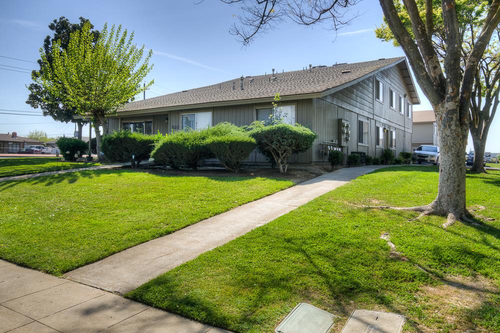 820 Sherwood Way, Madera, CA, 93638