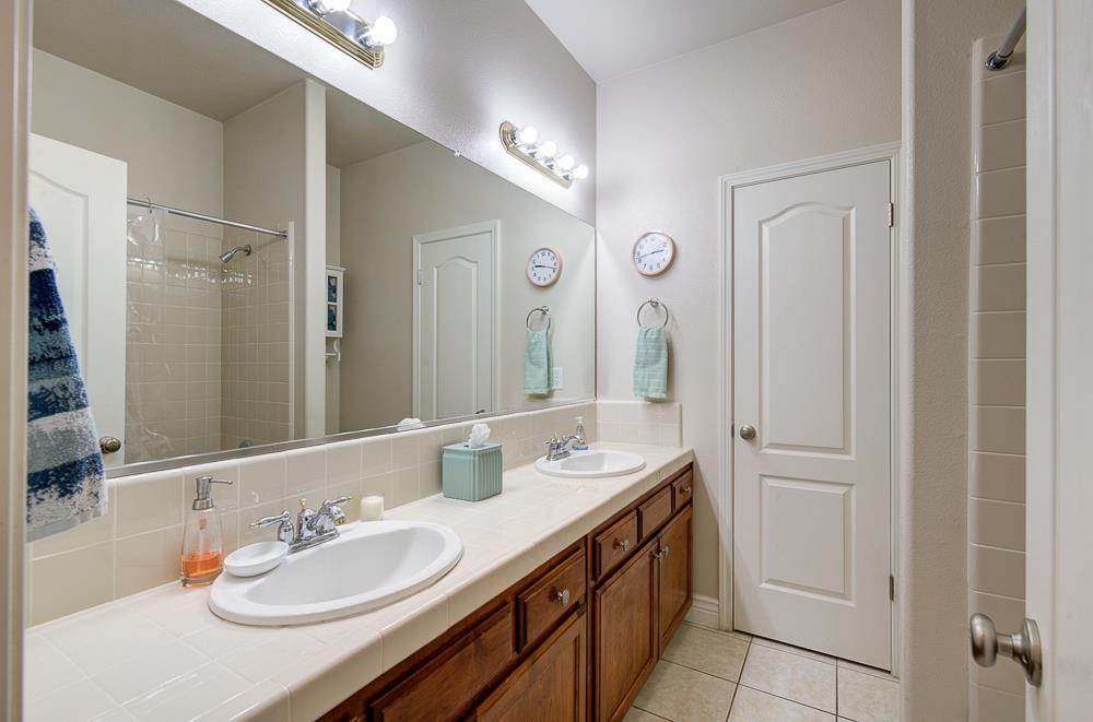 8894 N Winery Avenue, Fresno, CA, 93720