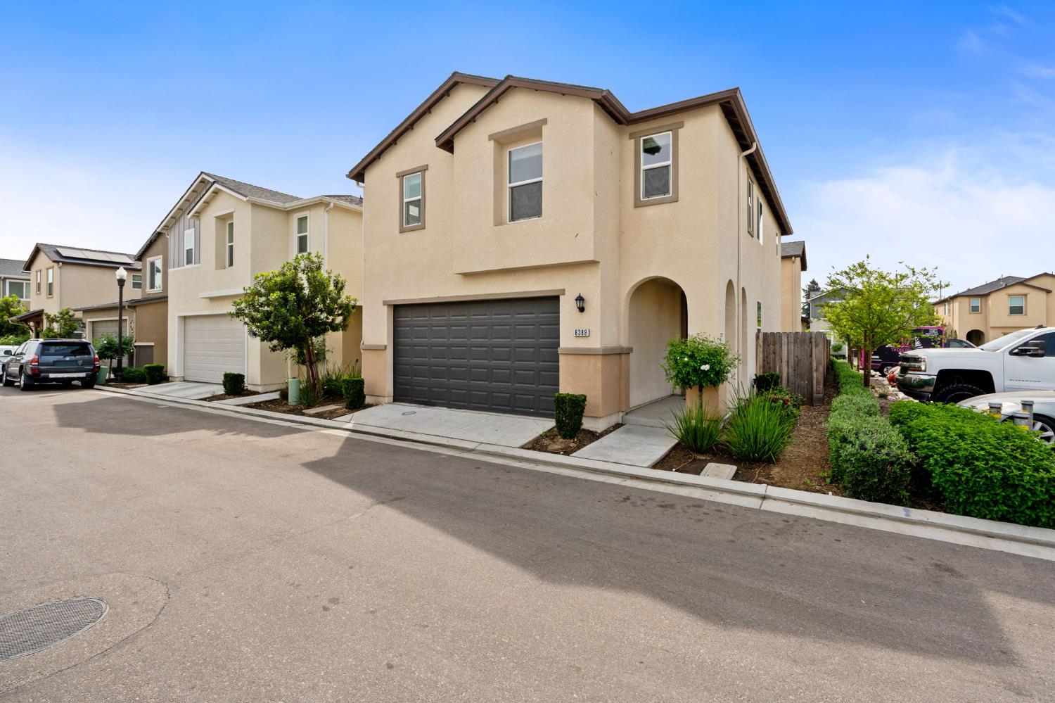 Single Family in Fresno - photo 2