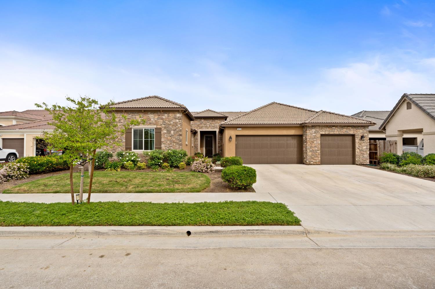 1043 La Jolla Avenue, Clovis, CA, 93619