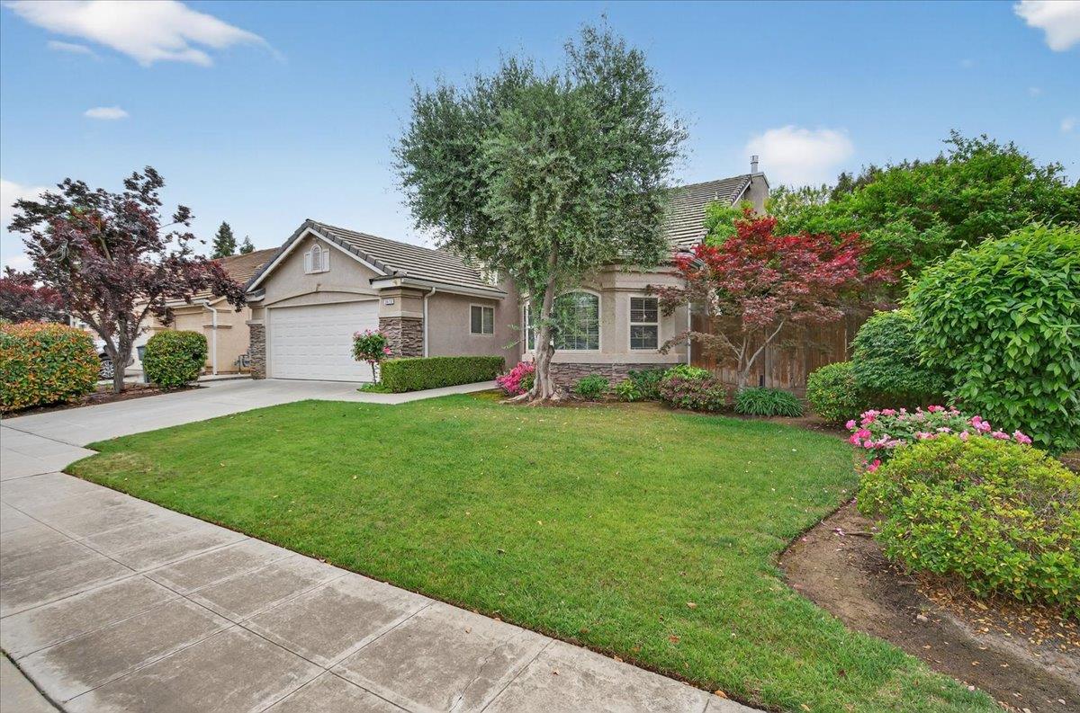 Single Family in Fresno - photo 2