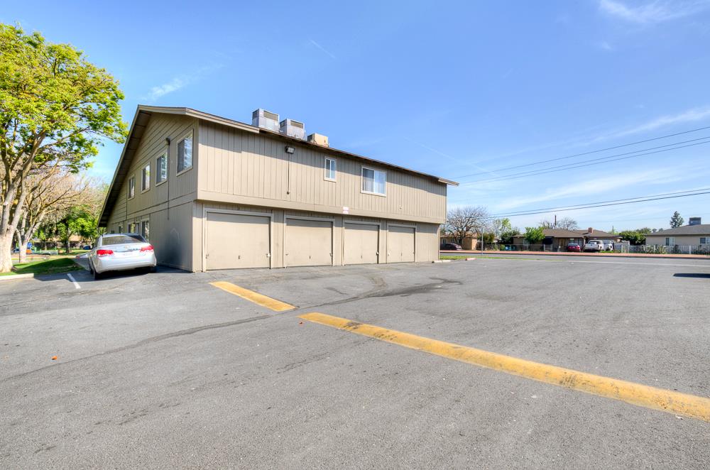 820 Sherwood Way, Madera, CA, 93638