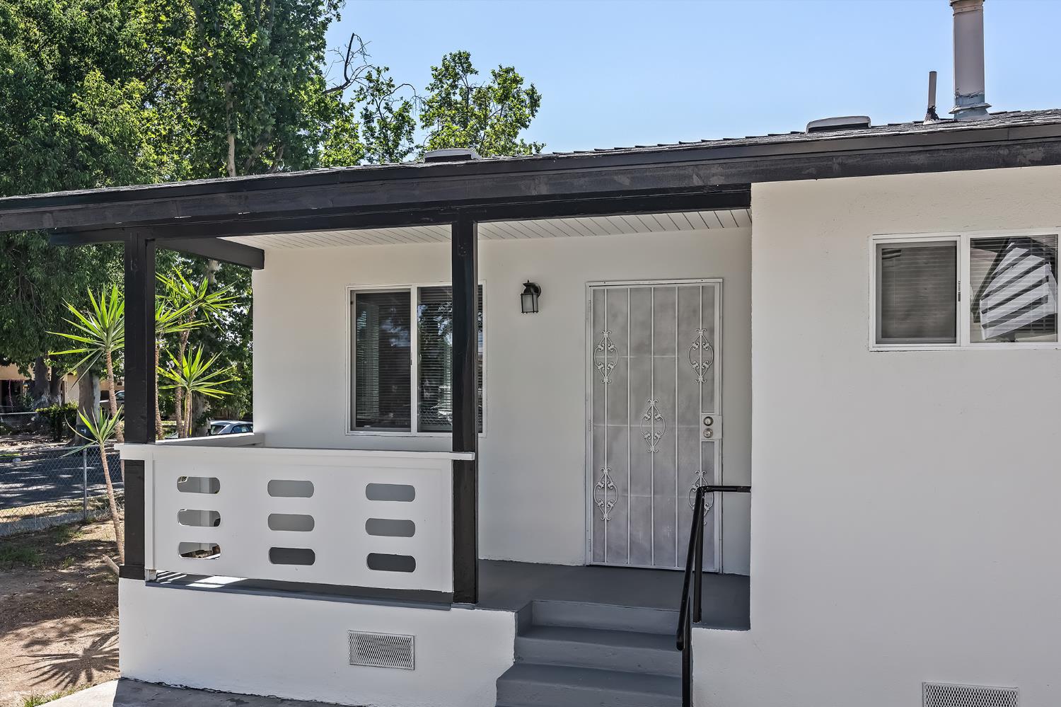 Single Family in Fresno - photo 3