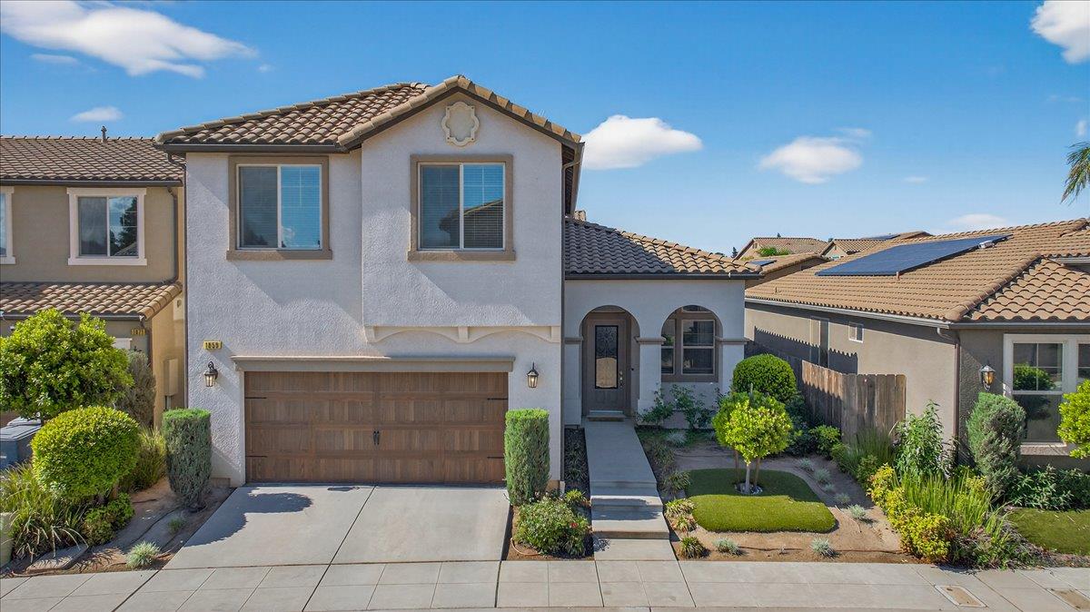 Single Family in Fresno - photo 2