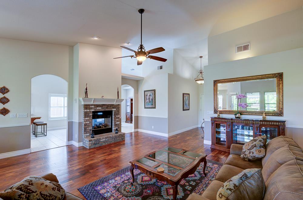 8894 N Winery Avenue, Fresno, CA, 93720