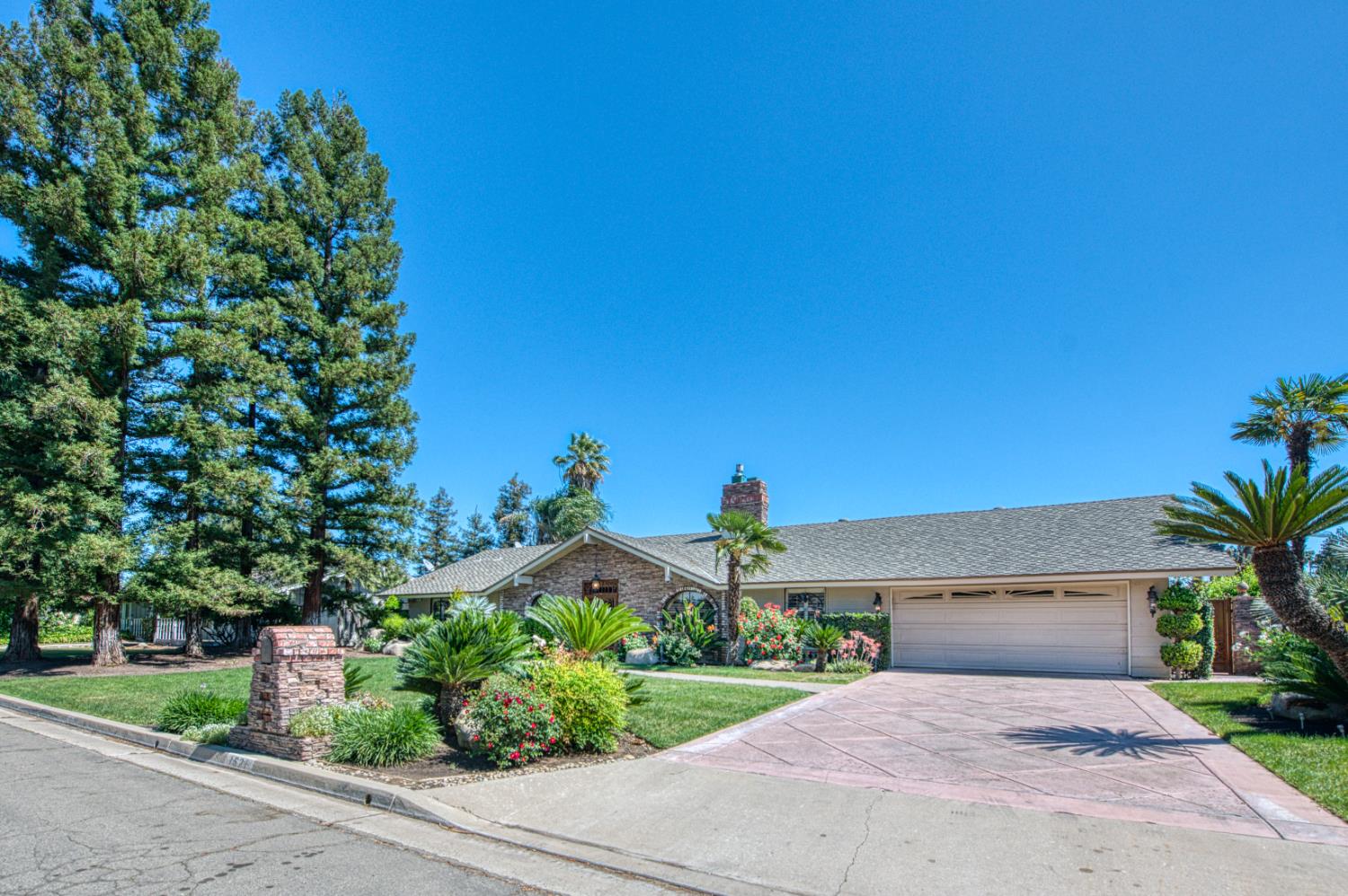 Single Family in Fresno - photo 3