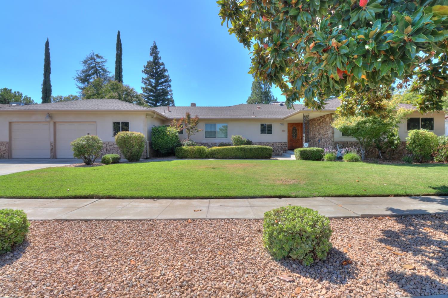 Single Family in Fresno - main photo
