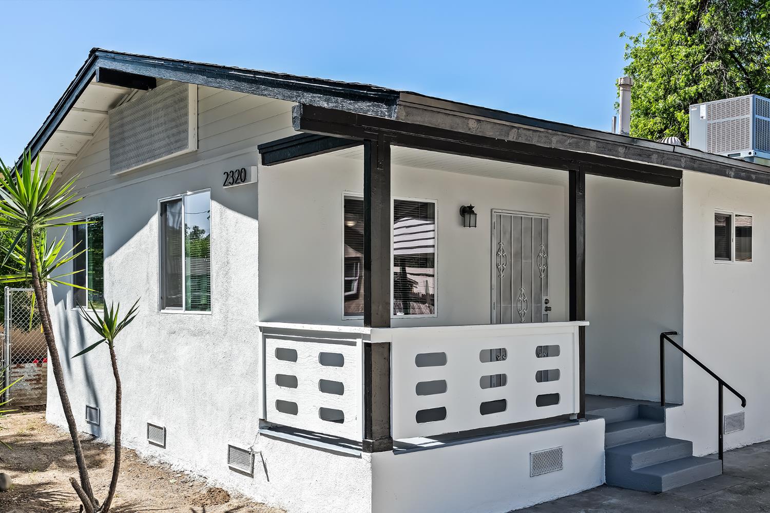 Single Family in Fresno - photo 2