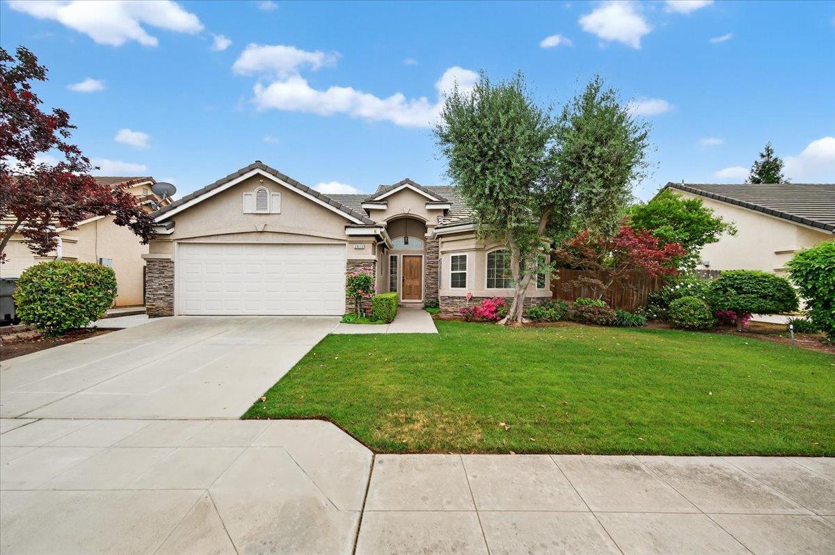 Single Family in Fresno - main photo