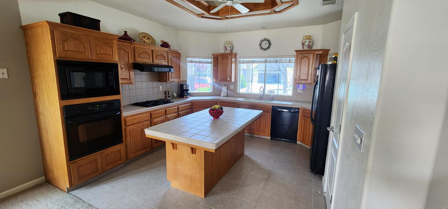 6654 E Liberty Avenue E, Fresno, CA, 93727