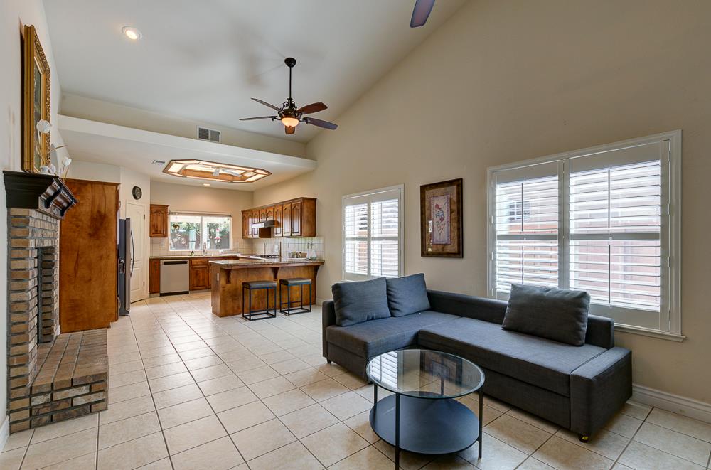 8894 N Winery Avenue, Fresno, CA, 93720