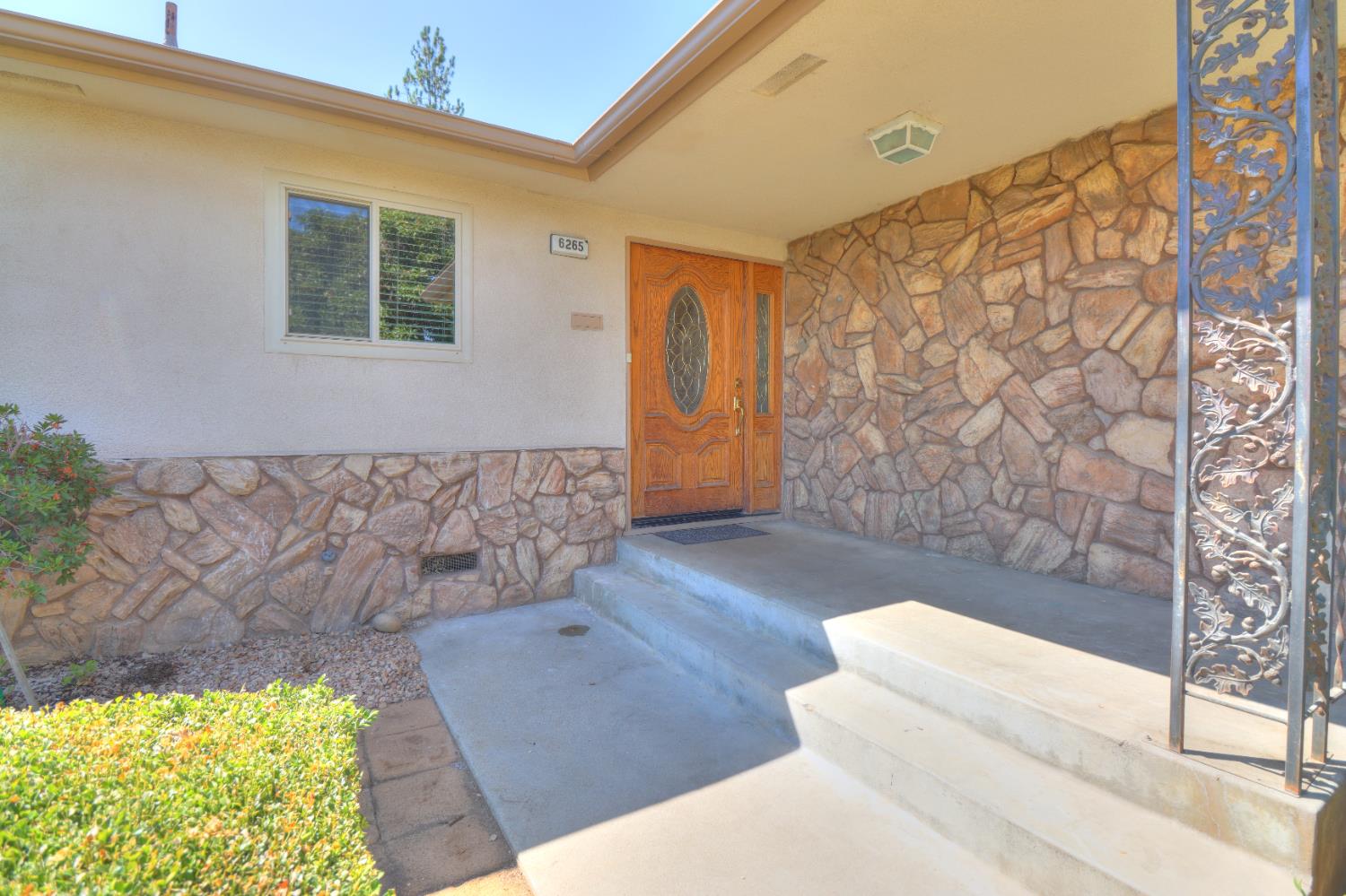 Single Family in Fresno - photo 2