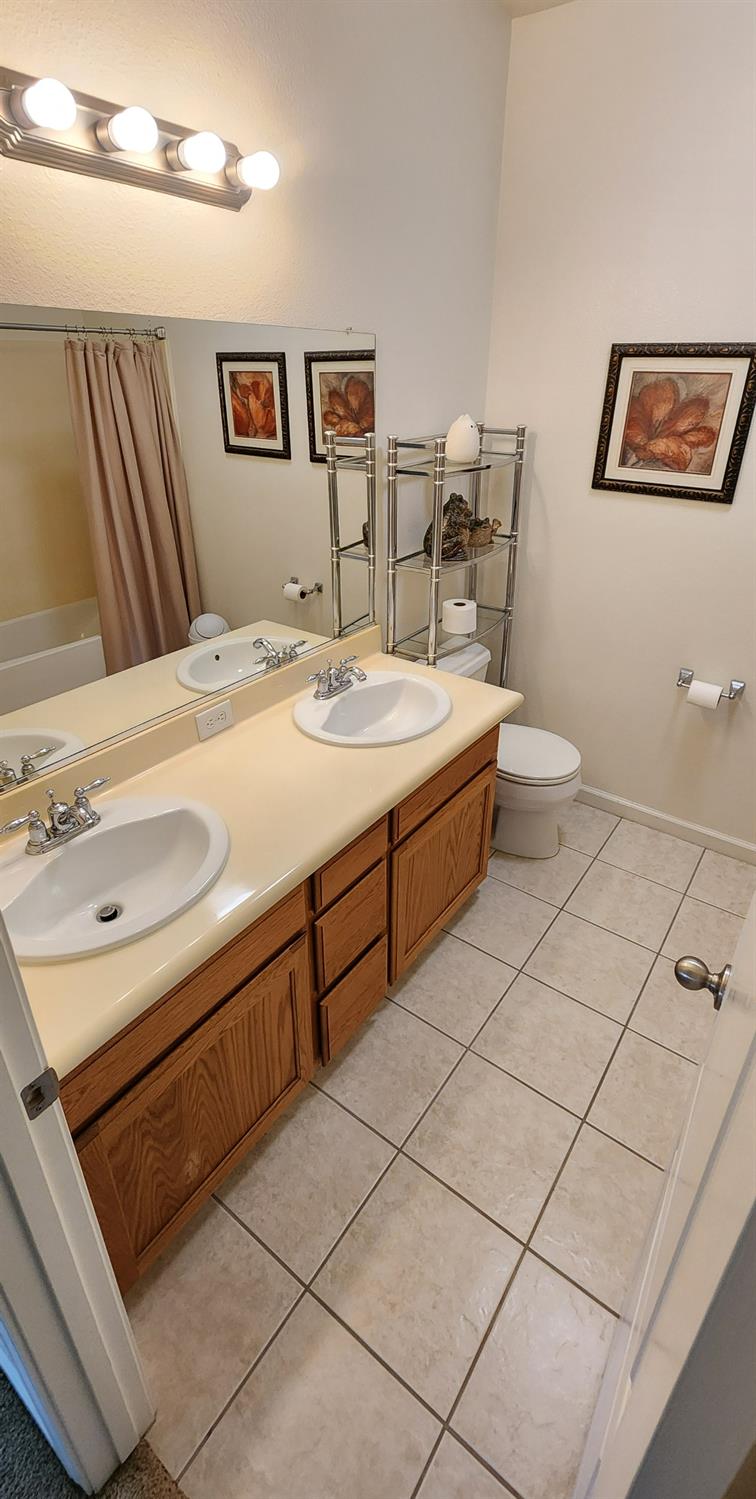 6654 E Liberty Avenue E, Fresno, CA, 93727