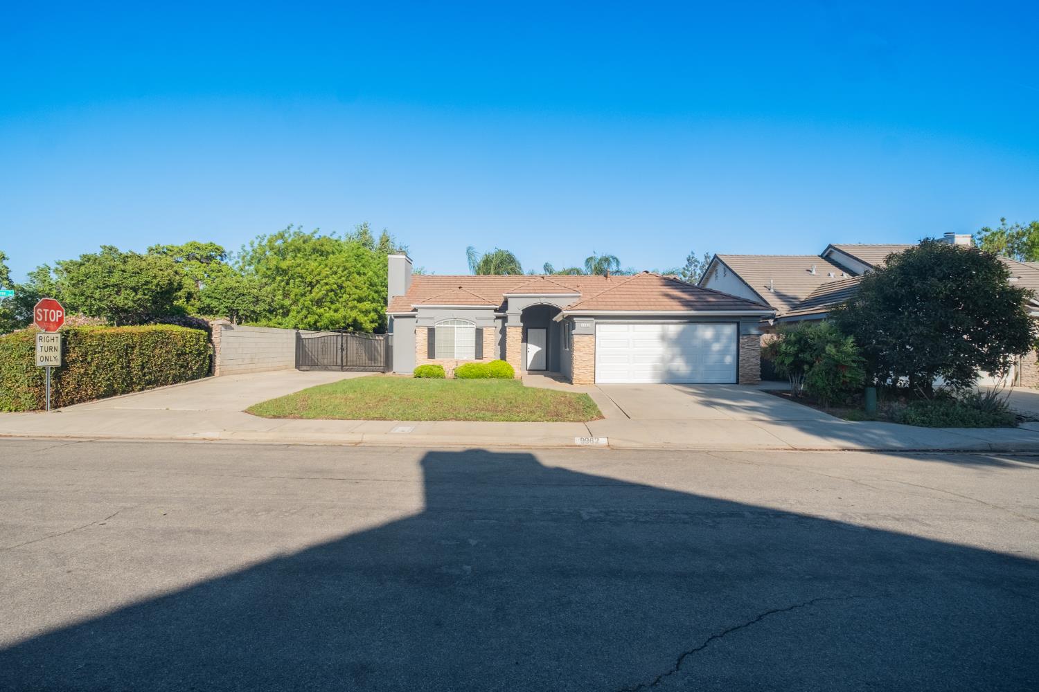 Single Family in Fresno - main photo