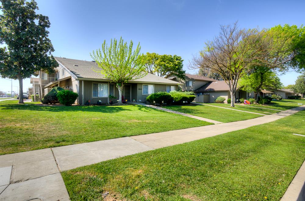 820 Sherwood Way, Madera, CA, 93638