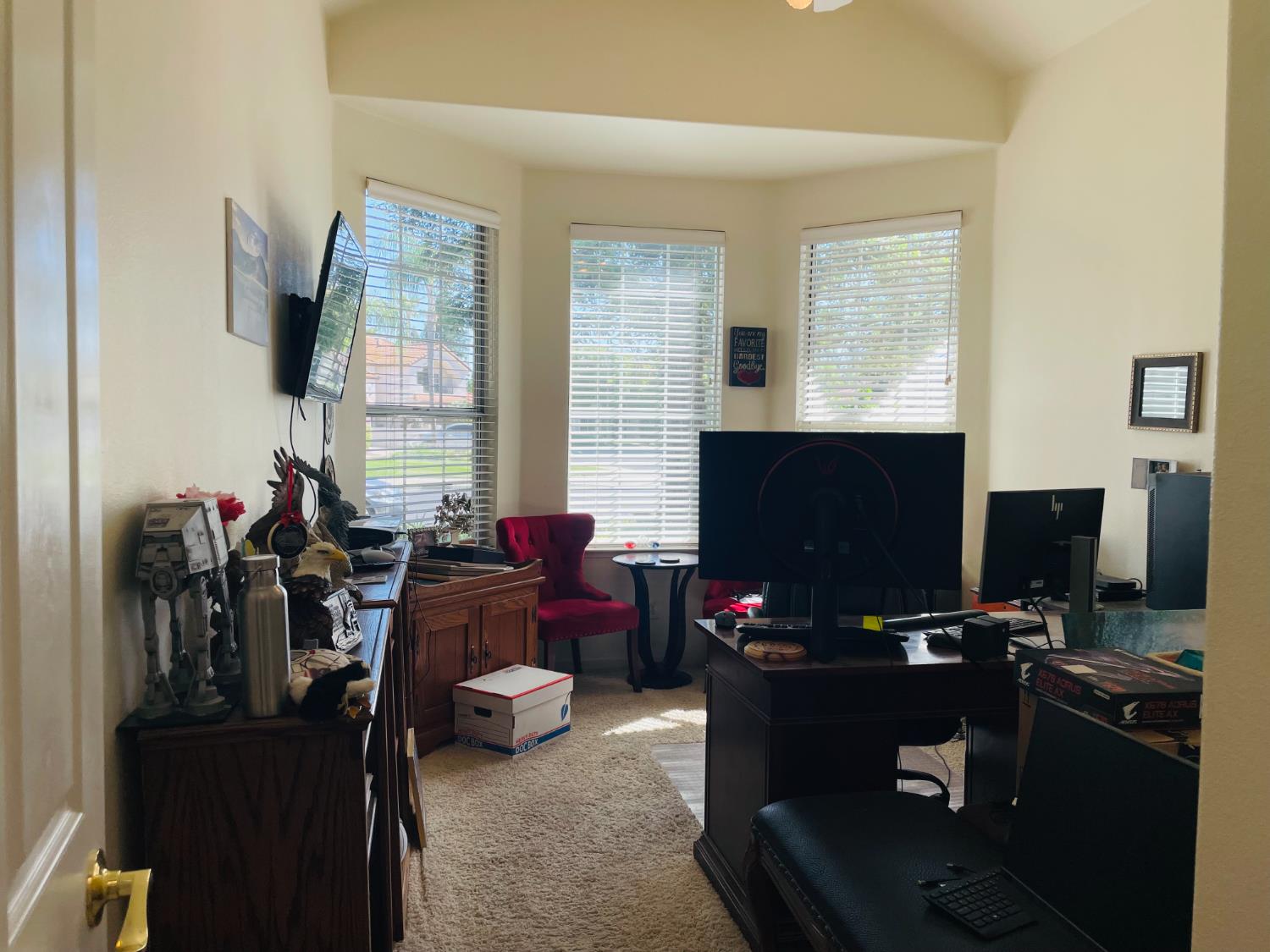 563 W Omaha Avenue, Clovis, CA, 93619