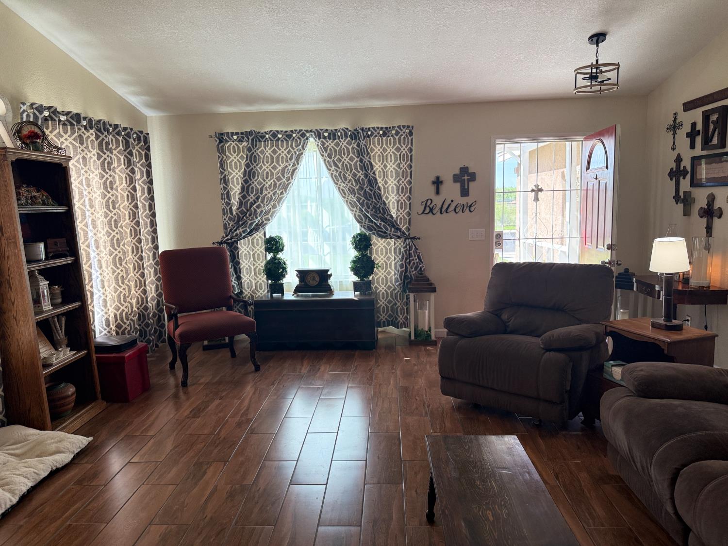 Single Family in Kerman - photo 3