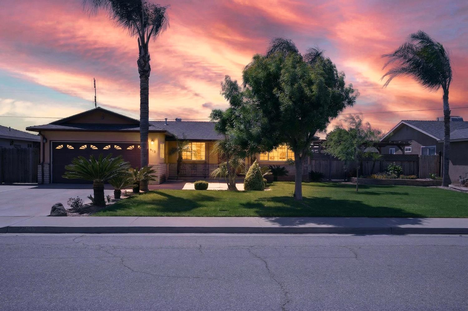 Single Family in Lemoore - main photo