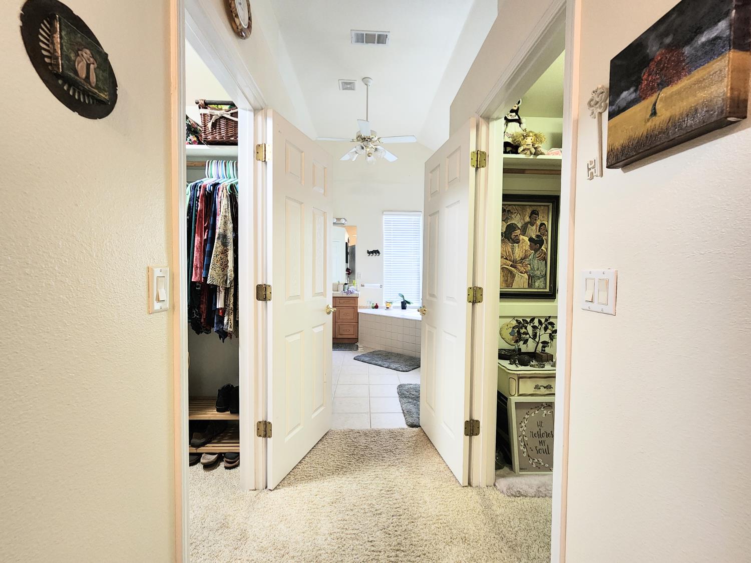 563 W Omaha Avenue, Clovis, CA, 93619