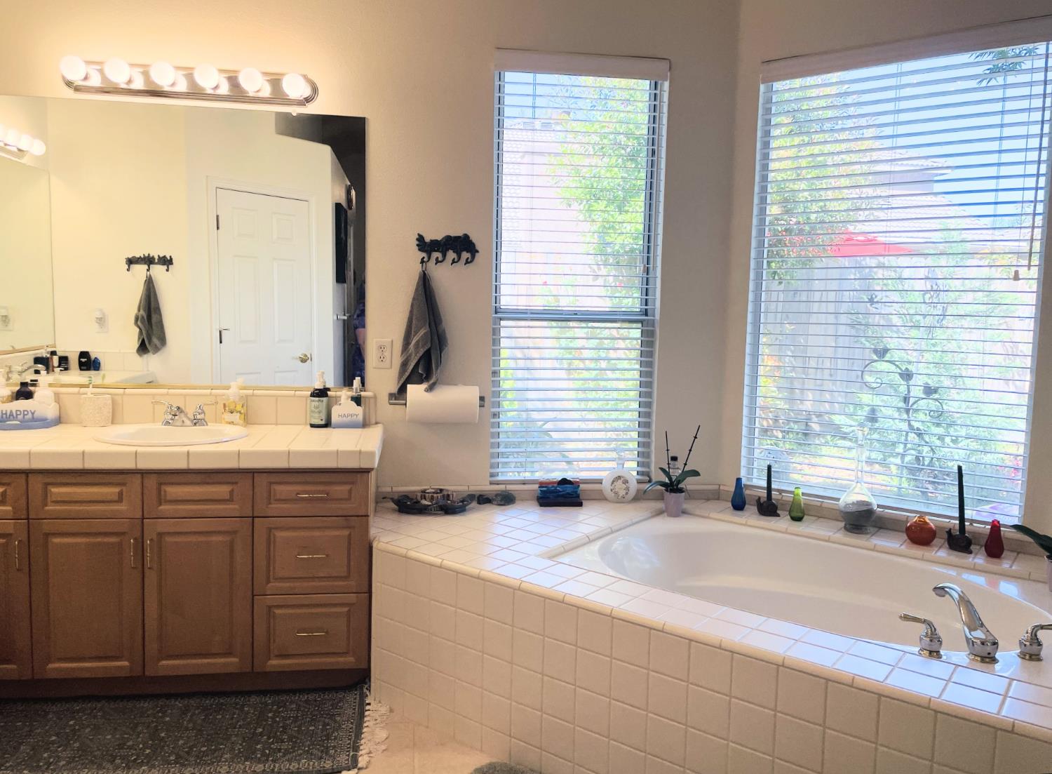 563 W Omaha Avenue, Clovis, CA, 93619