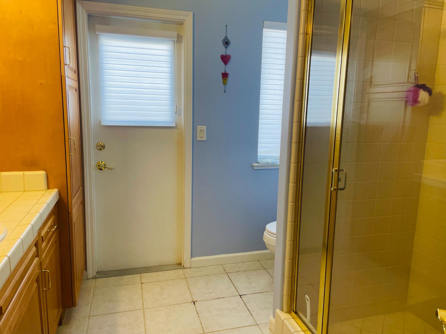 563 W Omaha Avenue, Clovis, CA, 93619