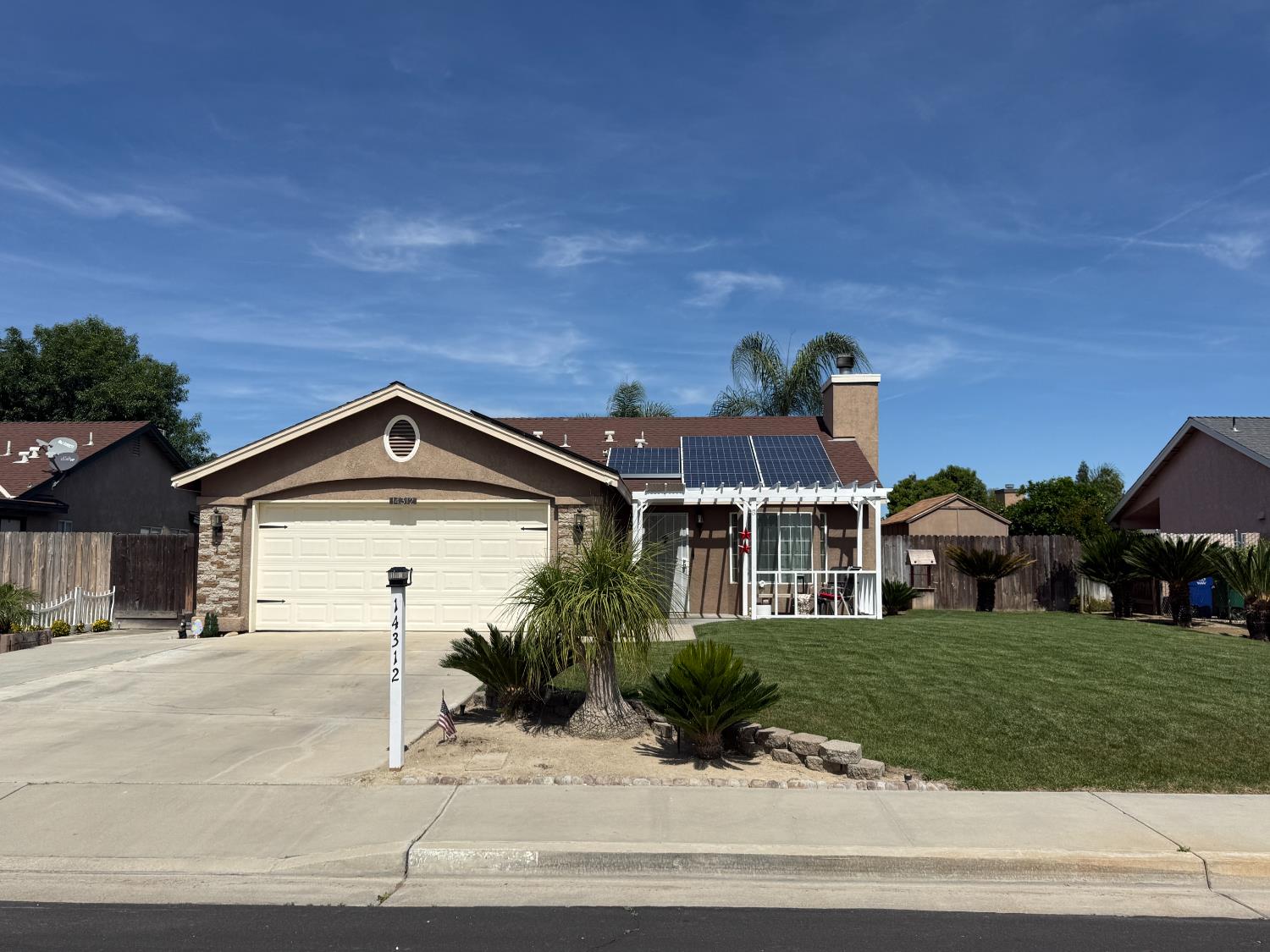 Single Family in Kerman - main photo