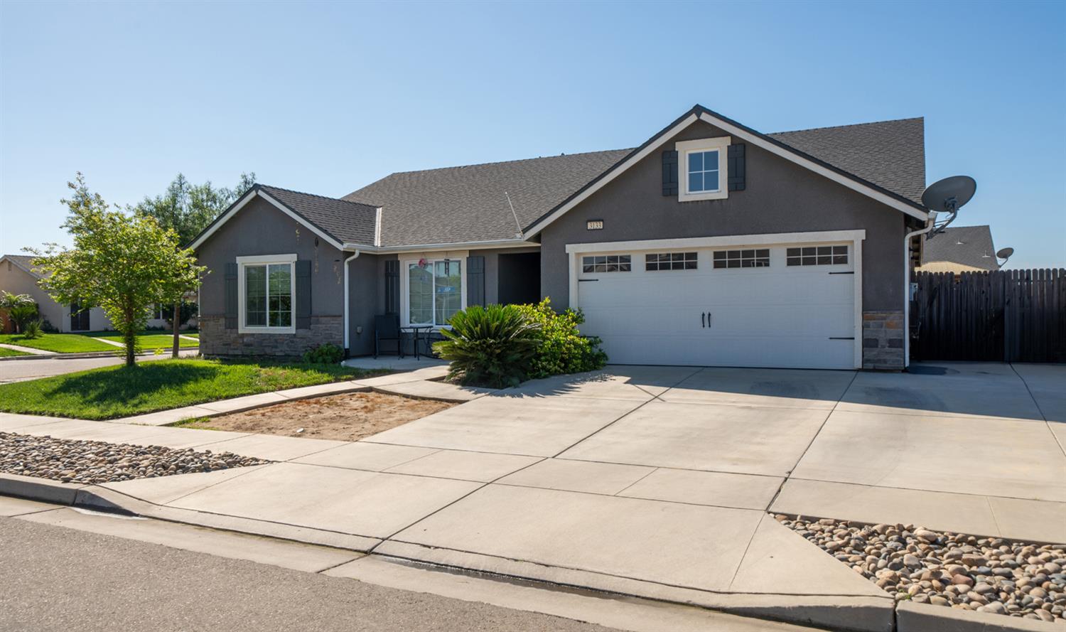 Single Family in Sanger - photo 3