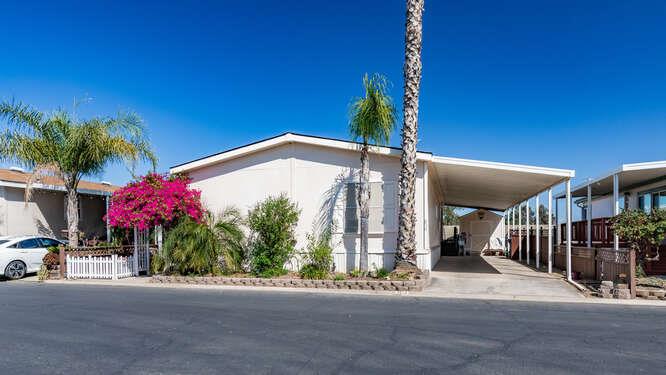 Mobile Home in Fresno - photo 2