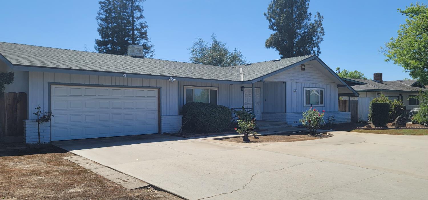 Single Family in Fresno - photo 2