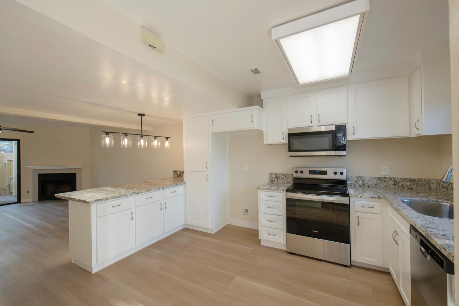 Single Family in Fresno - photo 3