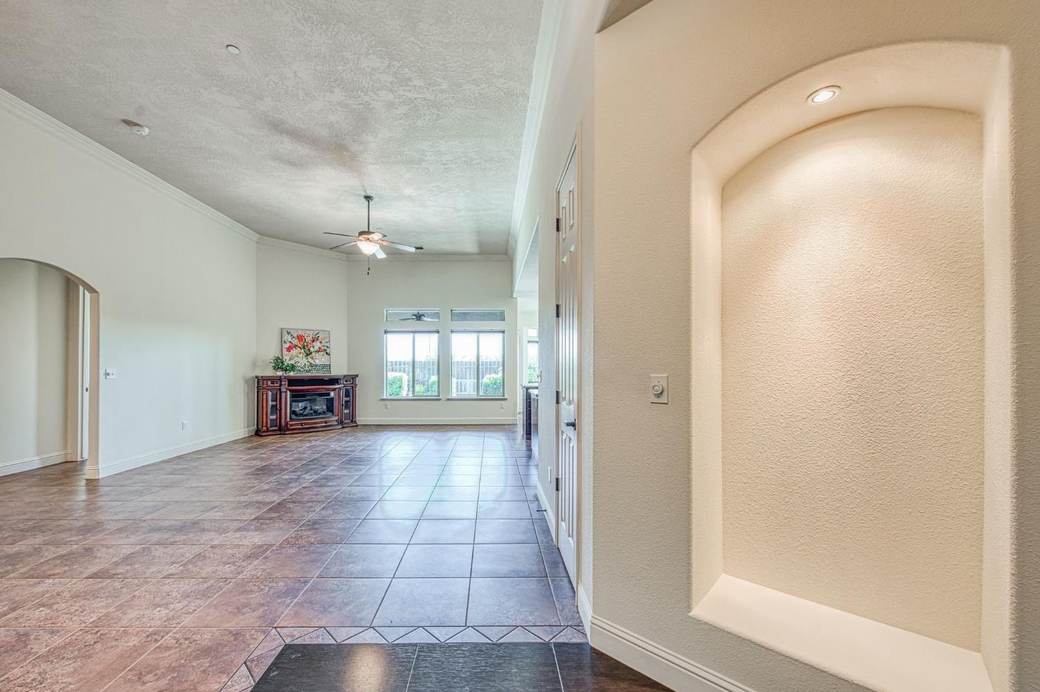 2952 25th Avenue, Kingsburg, CA, 93631