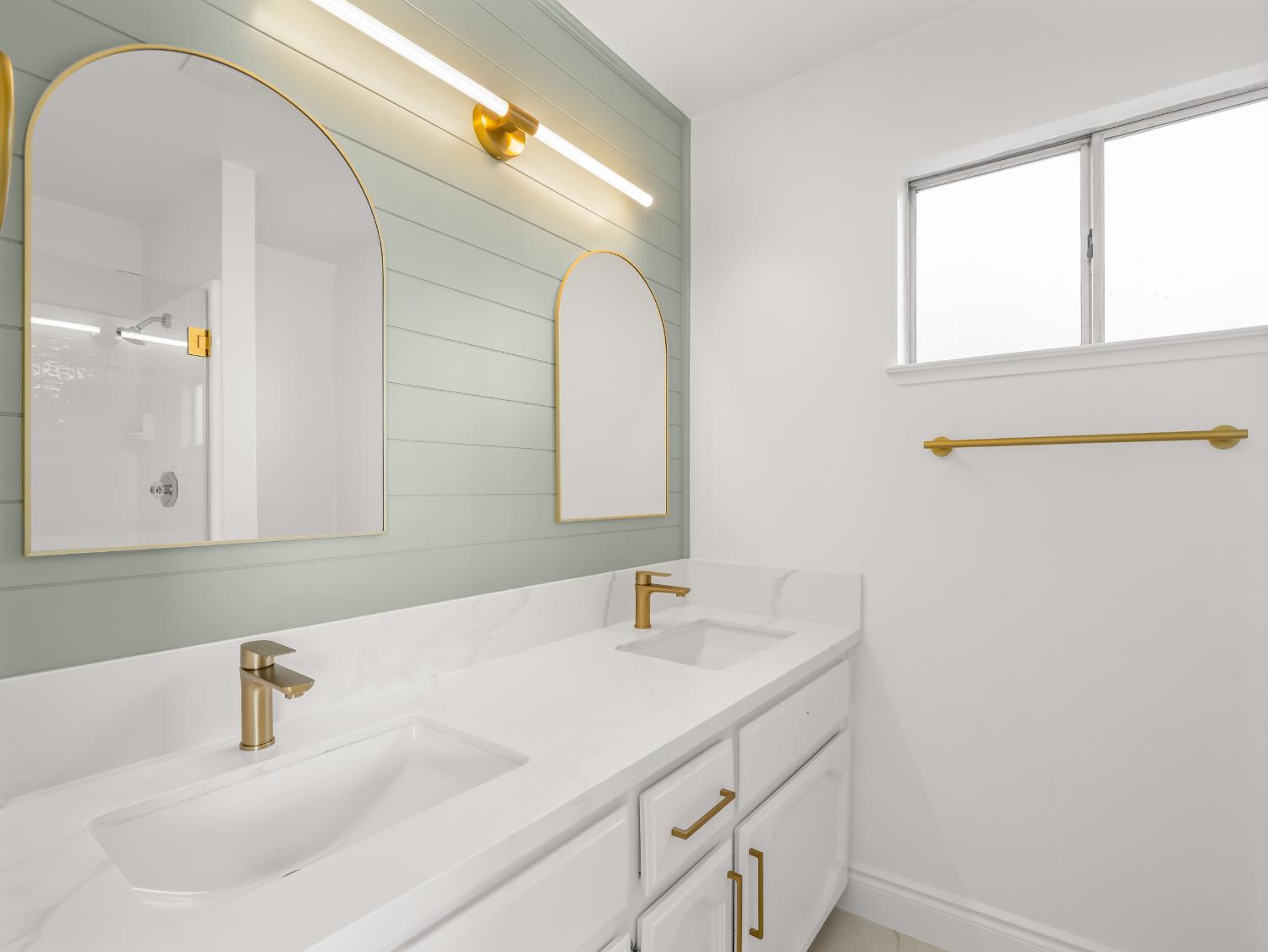 1115 W Minarets Avenue, Fresno, CA, 93650