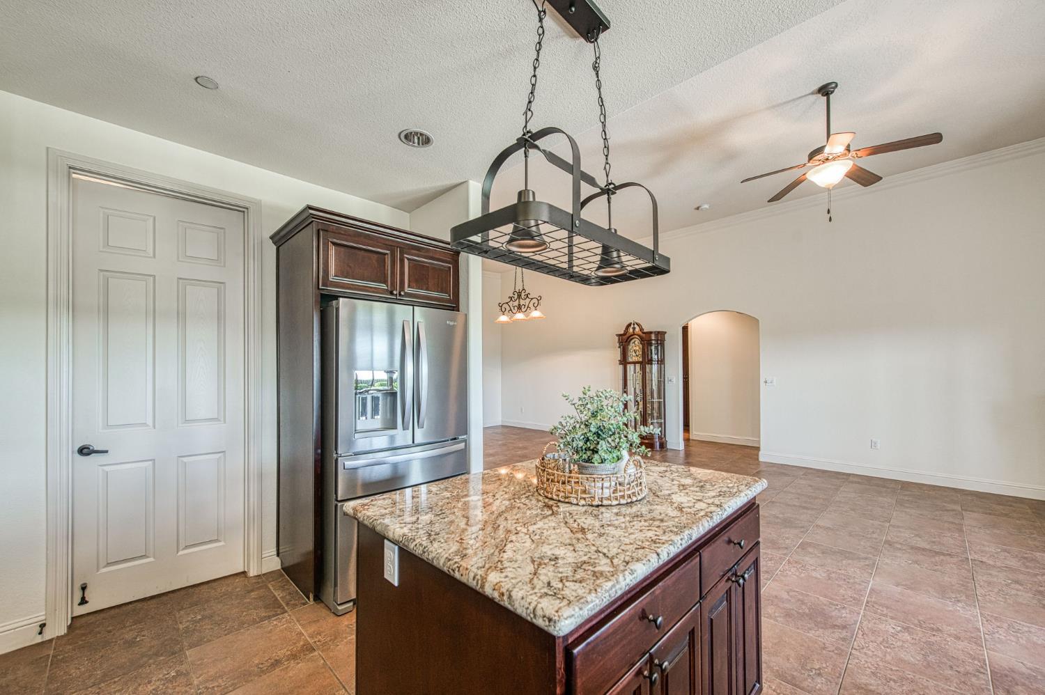 2952 25th Avenue, Kingsburg, CA, 93631