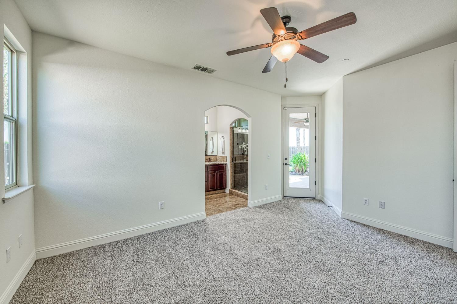 2952 25th Avenue, Kingsburg, CA, 93631