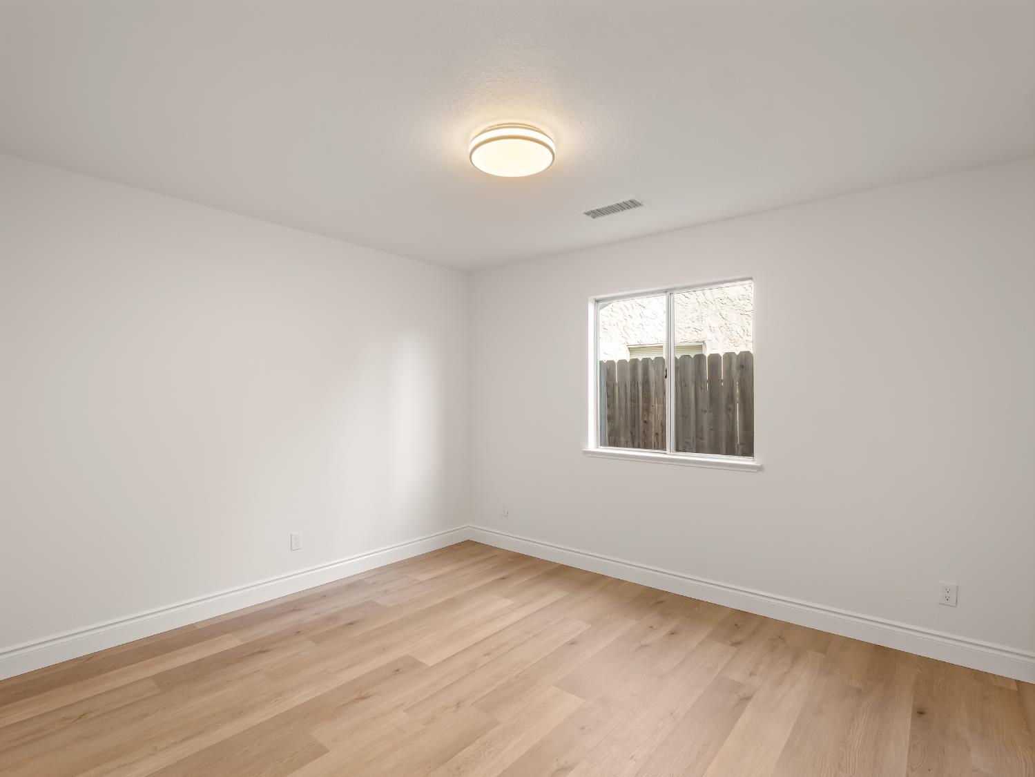 1115 W Minarets Avenue, Fresno, CA, 93650