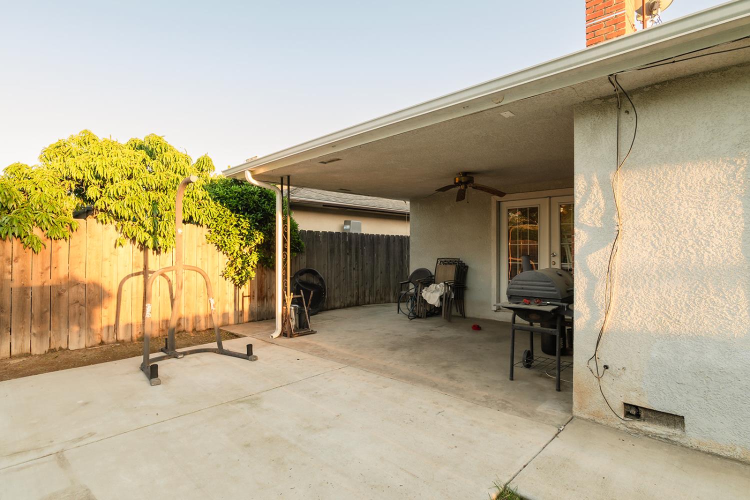 Single Family in Fresno - photo 3