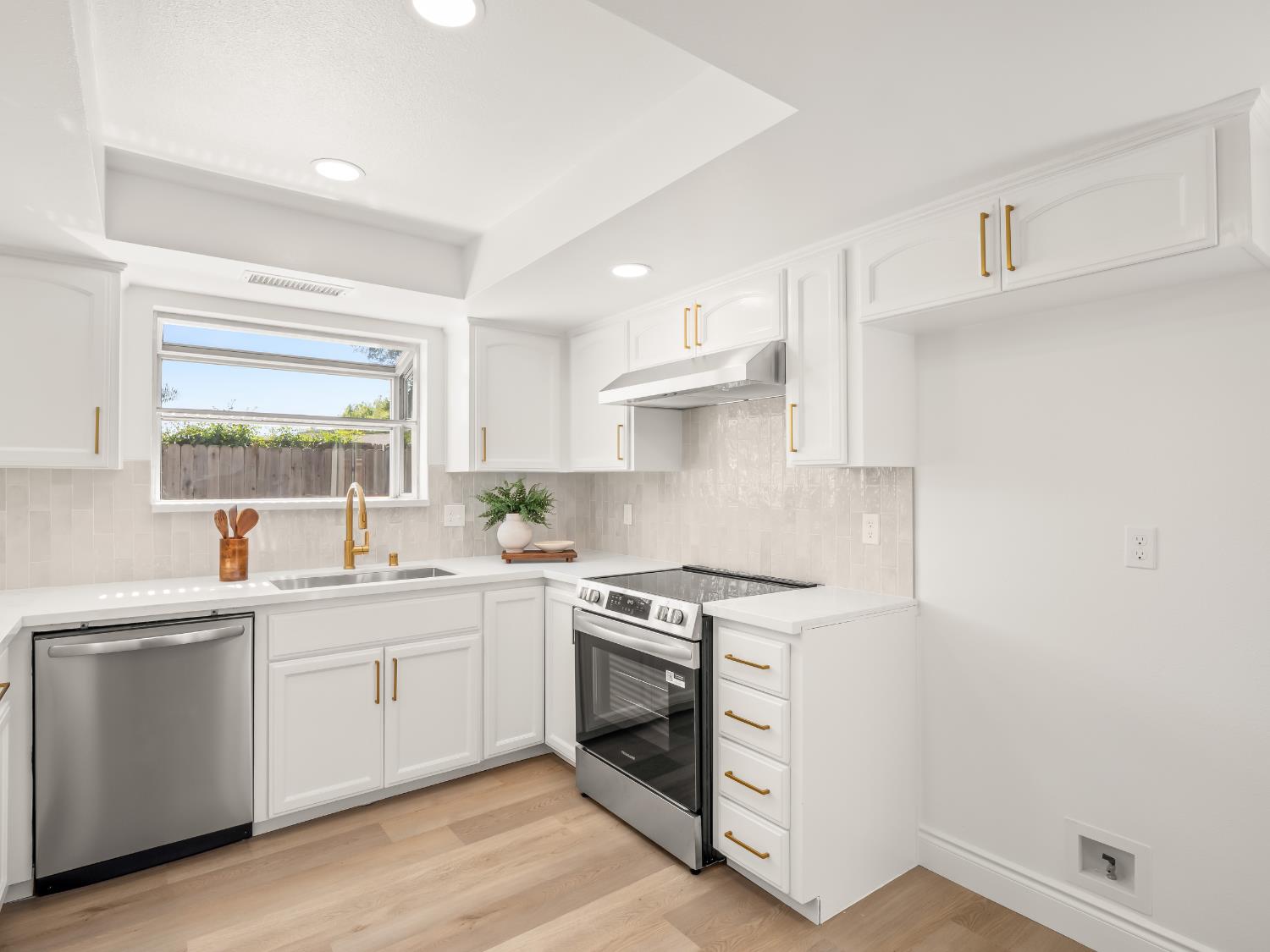 1115 W Minarets Avenue, Fresno, CA, 93650