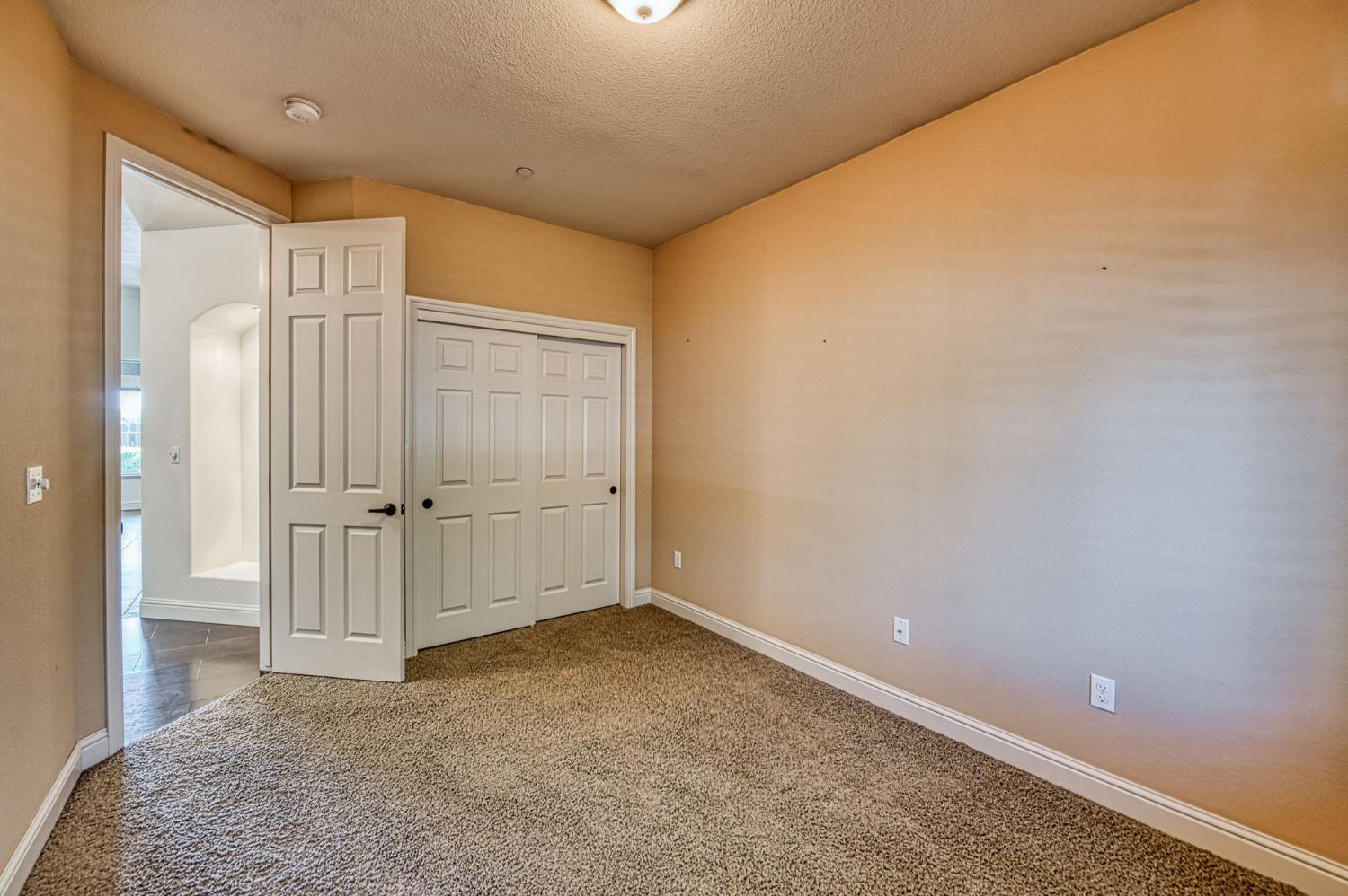 2952 25th Avenue, Kingsburg, CA, 93631