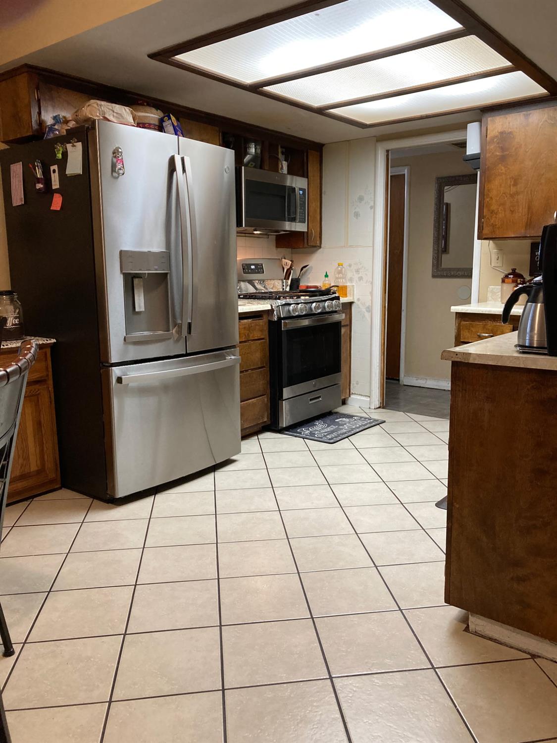 Single Family in Fresno - photo 3