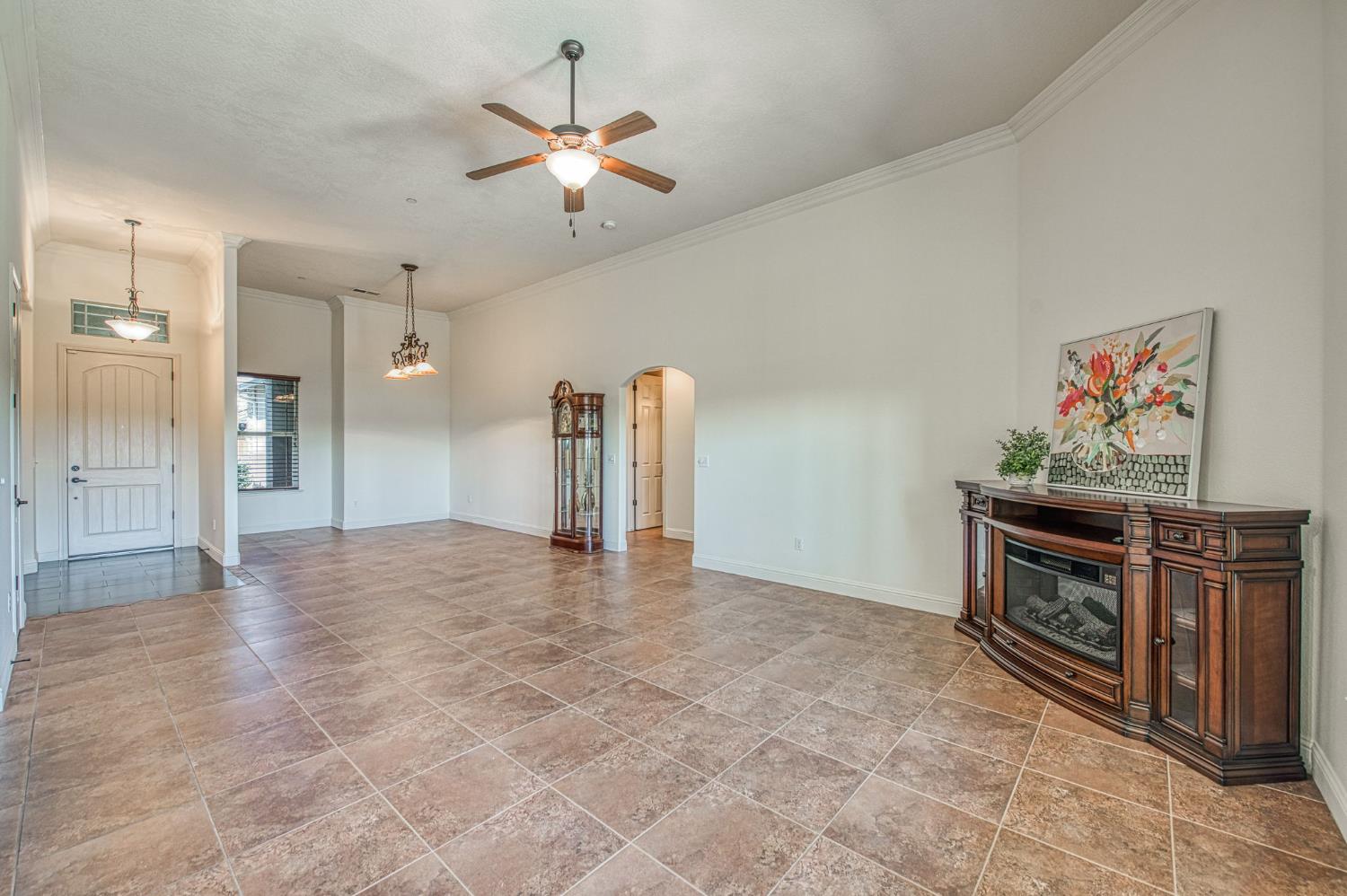 2952 25th Avenue, Kingsburg, CA, 93631