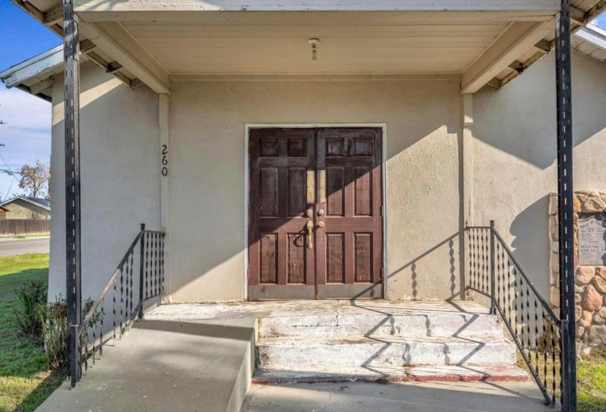 260 Lod Angeles N, Tulare, CA, 93274