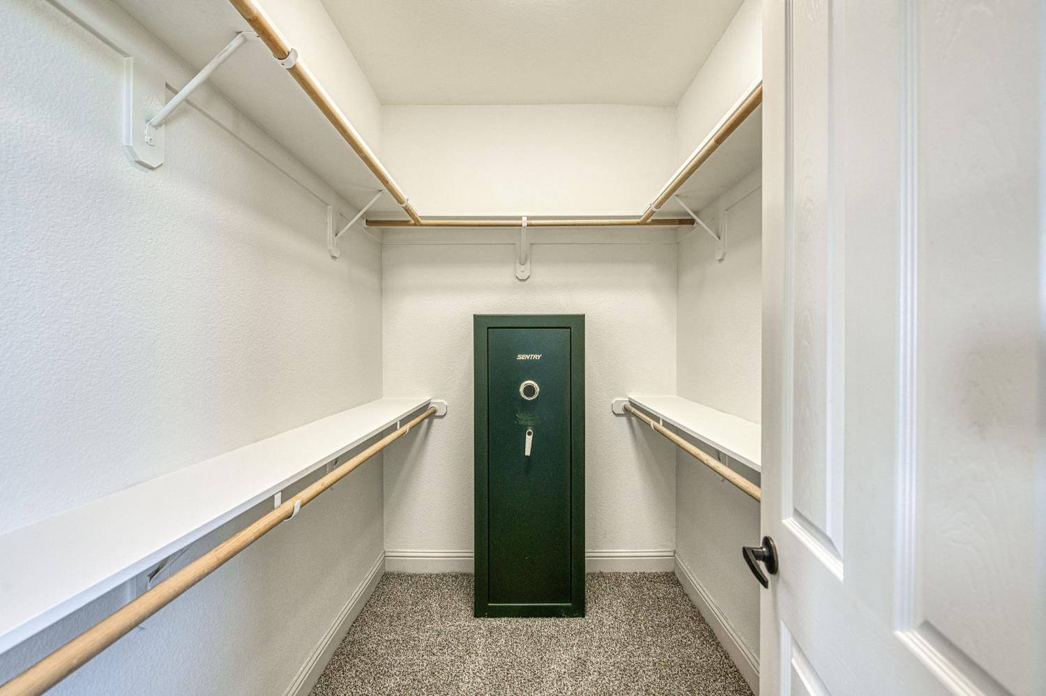 2952 25th Avenue, Kingsburg, CA, 93631