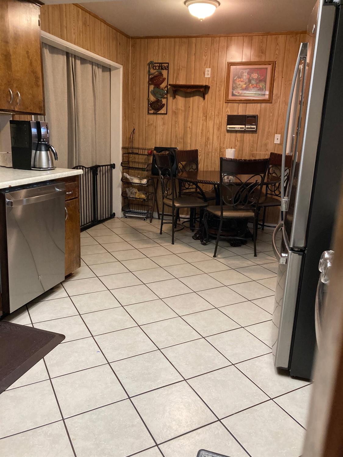 Single Family in Fresno - photo 2