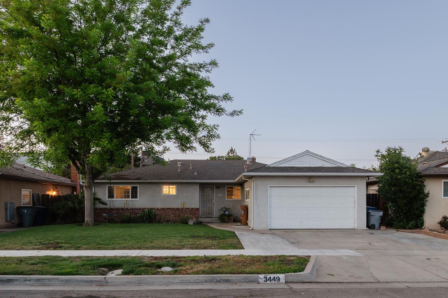Single Family in Fresno - photo 2