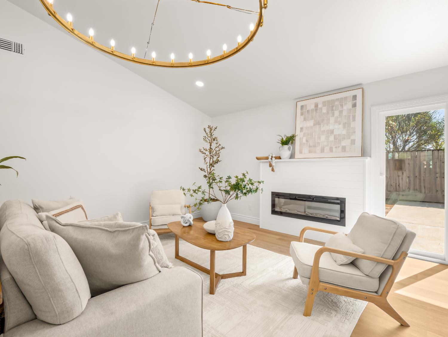 1115 W Minarets Avenue, Fresno, CA, 93650