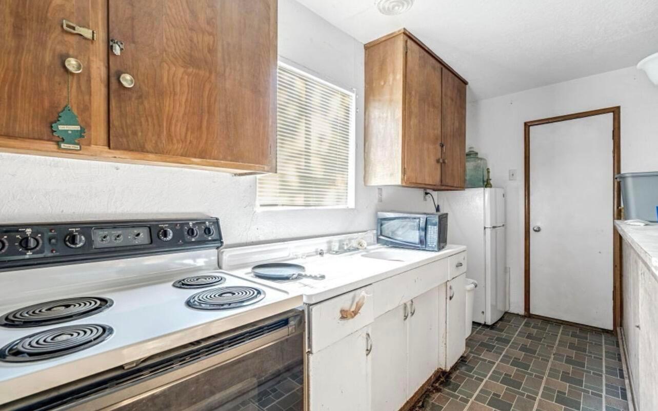 260 Lod Angeles N, Tulare, CA, 93274