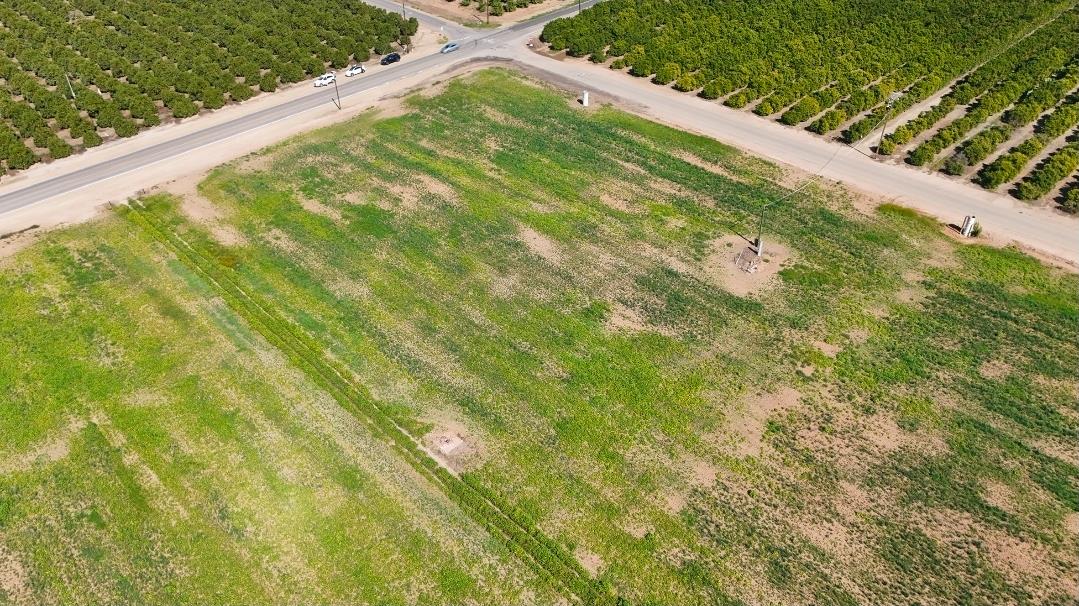 Vacant Lot in Orange Cove - photo 3