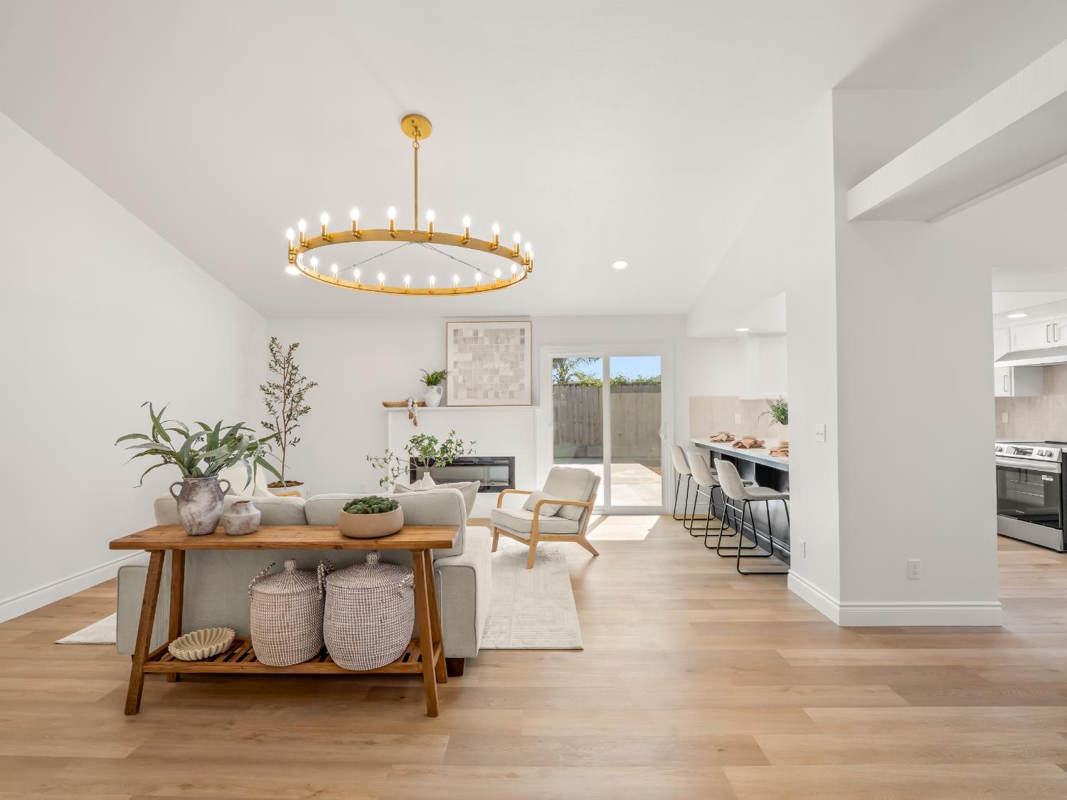 1115 W Minarets Avenue, Fresno, CA, 93650