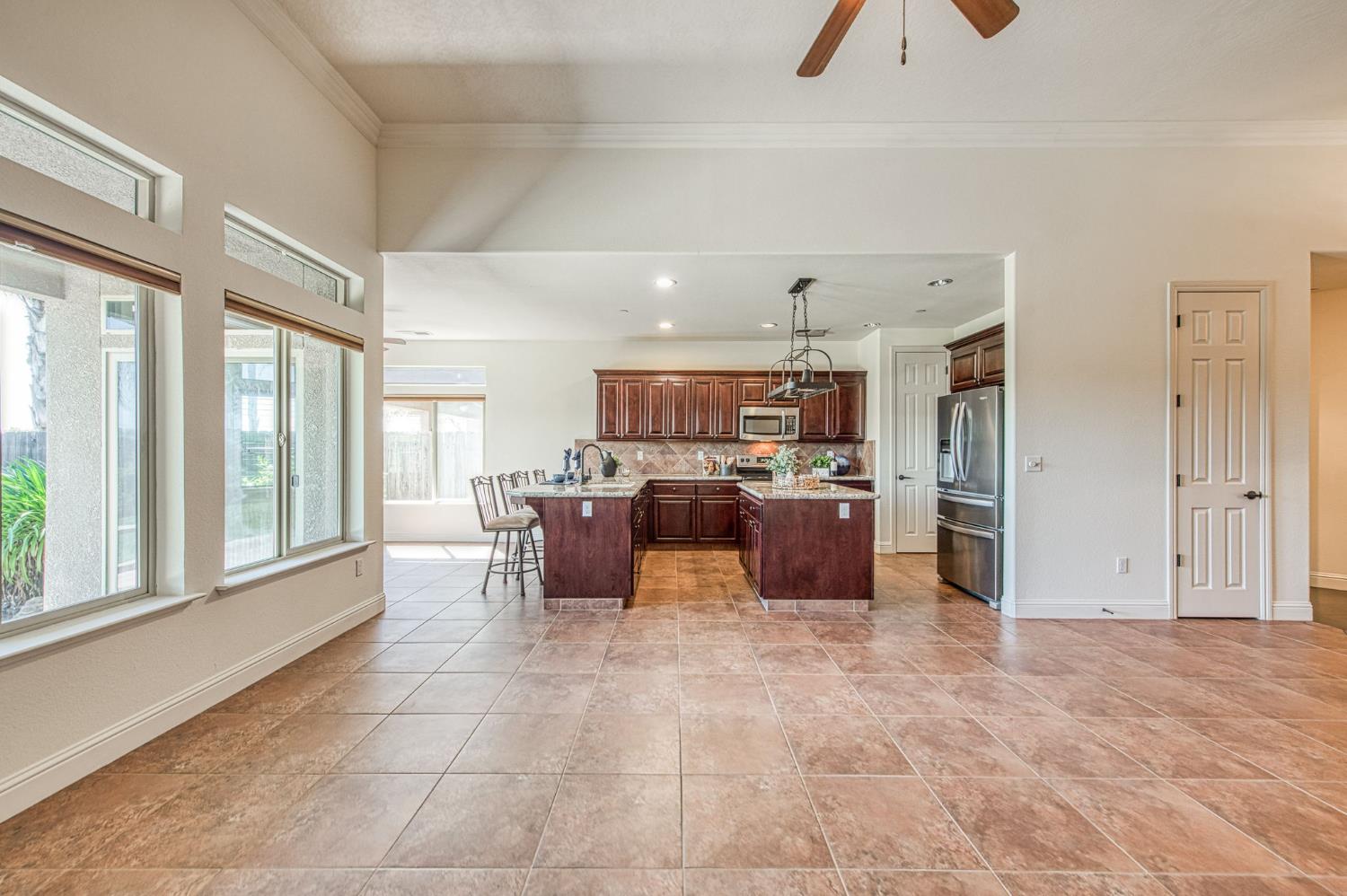 2952 25th Avenue, Kingsburg, CA, 93631